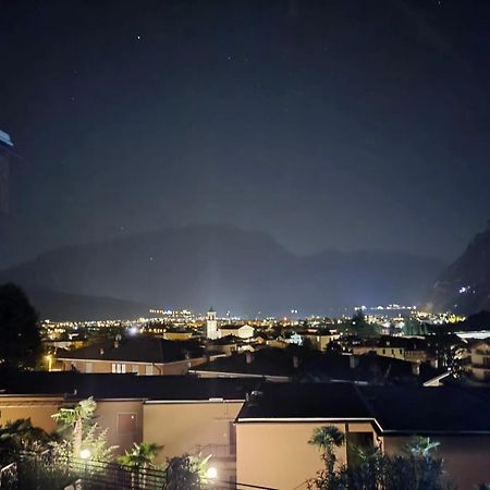 Appartamento Peppino Mit Seeblick Und Pool Riva del Garda Ngoại thất bức ảnh