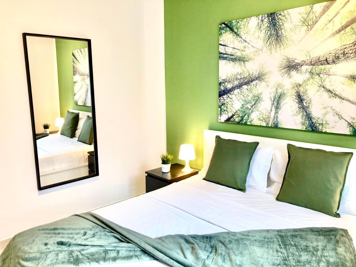 Appartamento Peppino Mit Seeblick Und Pool Riva del Garda Ngoại thất bức ảnh