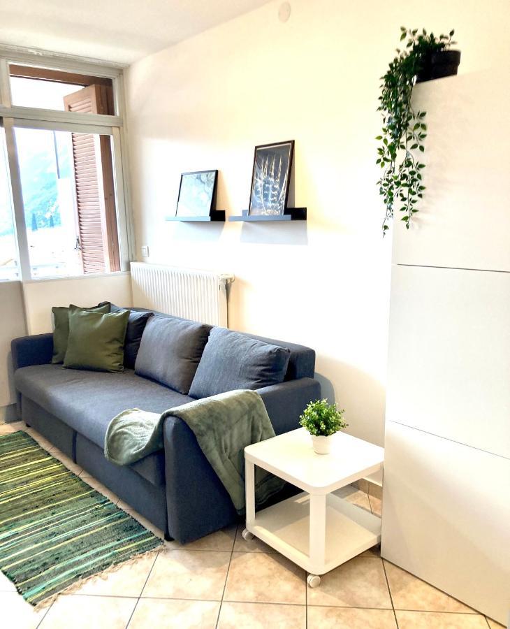 Appartamento Peppino Mit Seeblick Und Pool Riva del Garda Ngoại thất bức ảnh