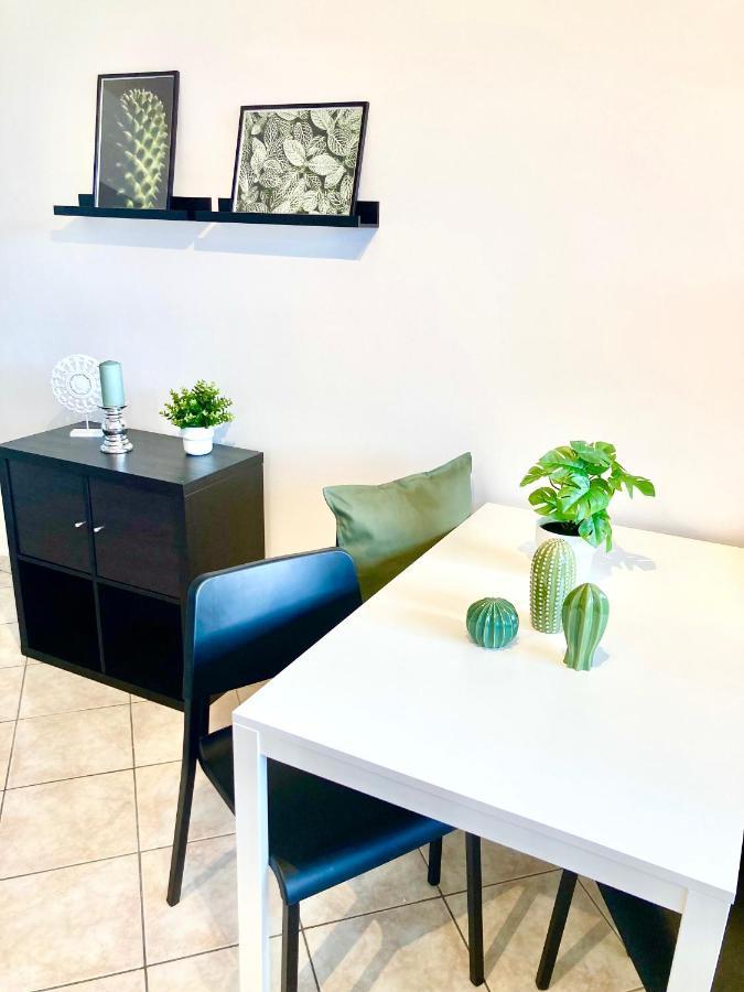 Appartamento Peppino Mit Seeblick Und Pool Riva del Garda Ngoại thất bức ảnh