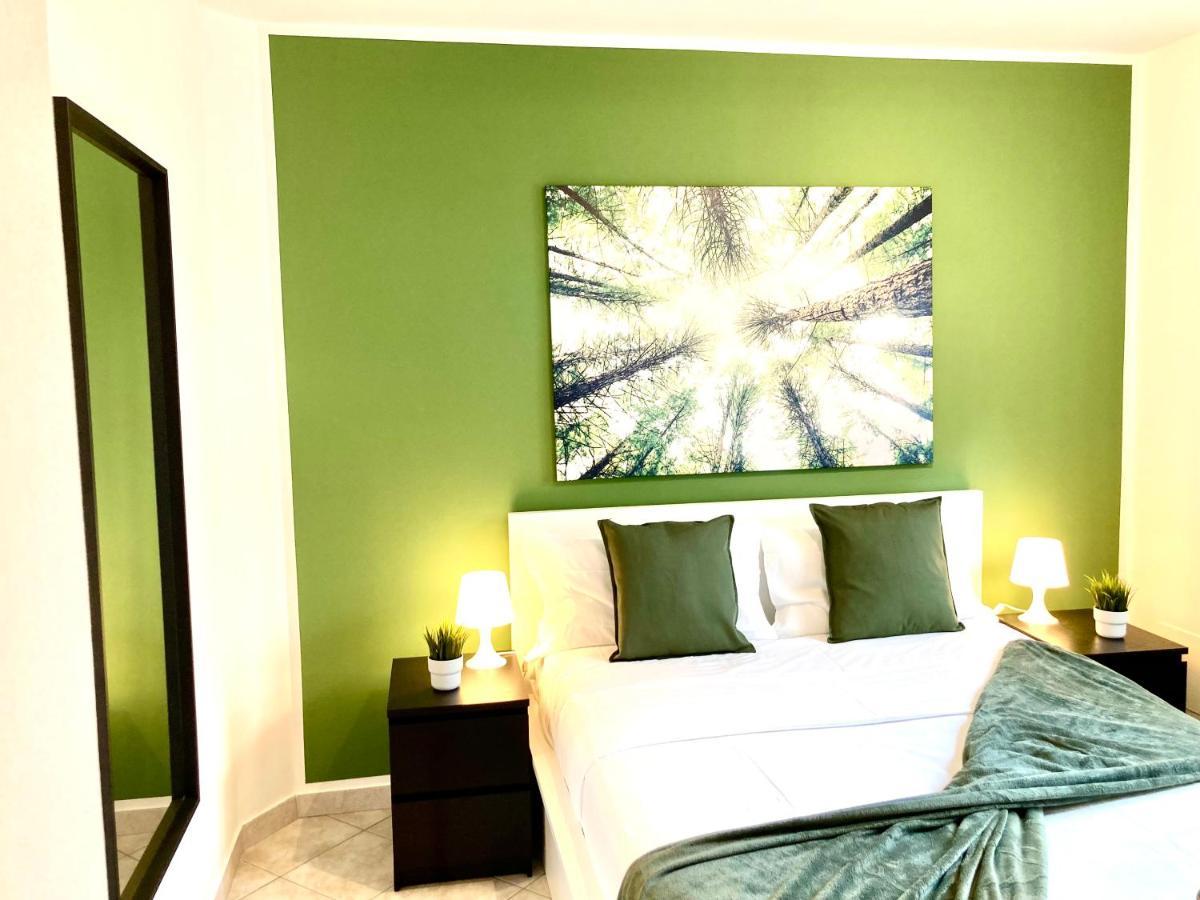 Appartamento Peppino Mit Seeblick Und Pool Riva del Garda Ngoại thất bức ảnh