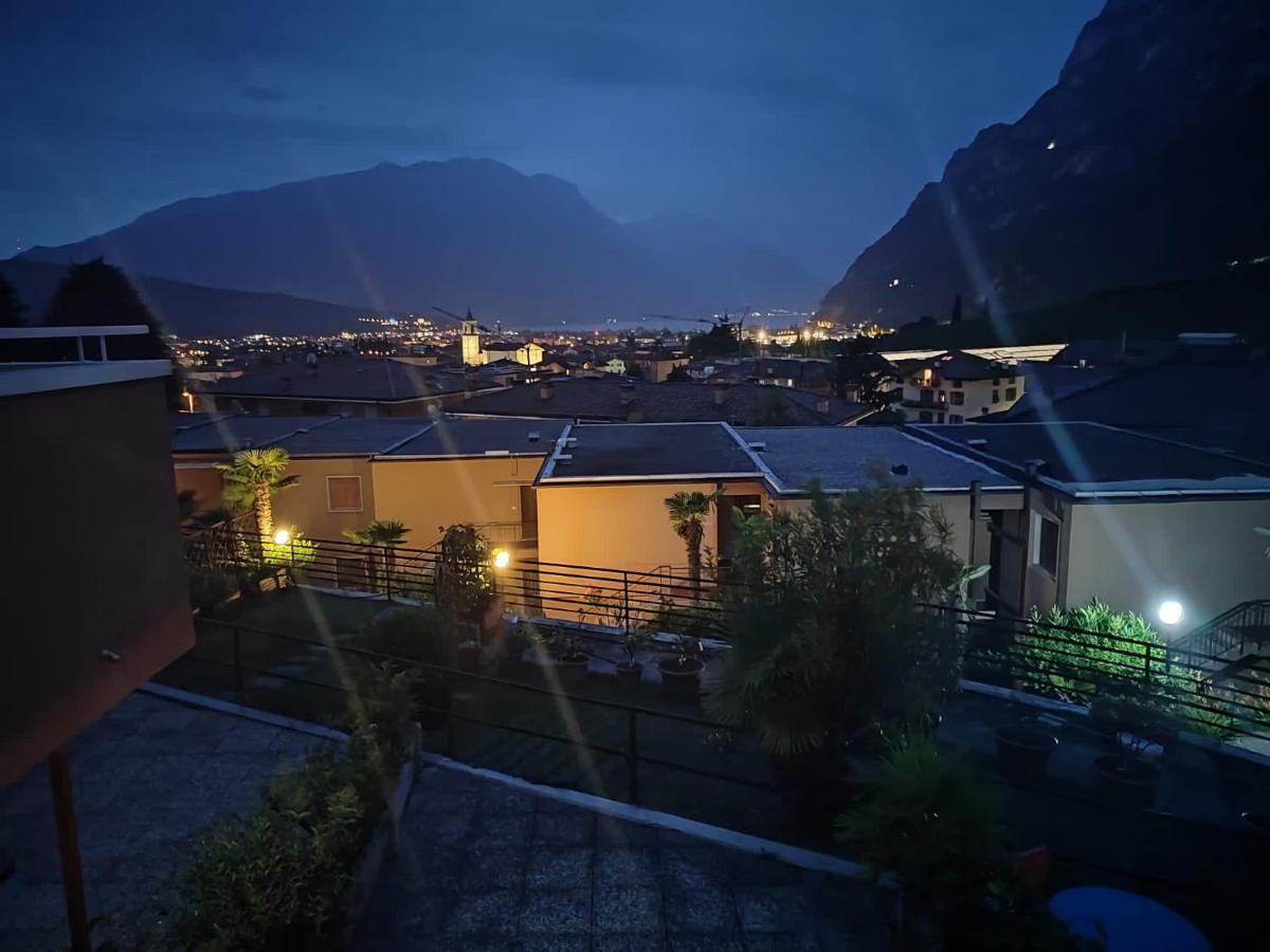 Appartamento Peppino Mit Seeblick Und Pool Riva del Garda Ngoại thất bức ảnh