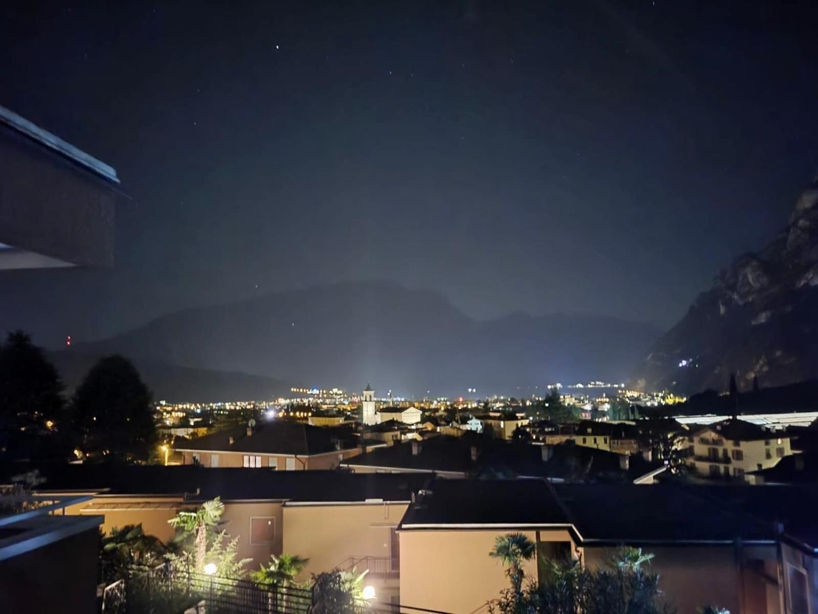 Appartamento Peppino Mit Seeblick Und Pool Riva del Garda Ngoại thất bức ảnh